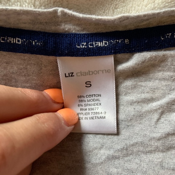 🔆Moving Sale 20% Off 🔆Light Grey Tee - Picture 2 of 3